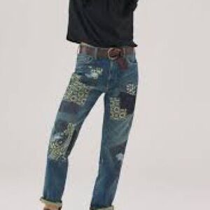 Anthropologie Pilcro The Borrowed Boyfriend Patchwork Denim Blue Jeans
Size 27